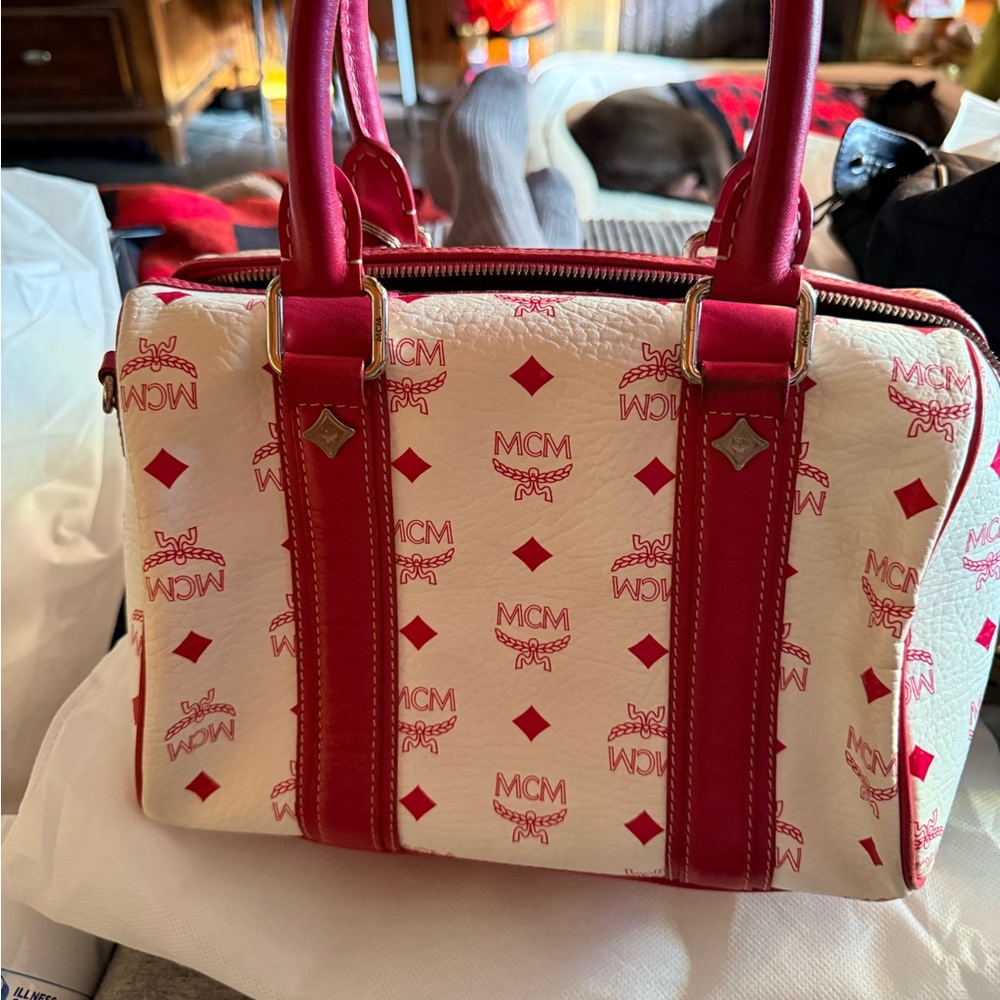 MCM pink and White Satchel - Picture 3 of 7